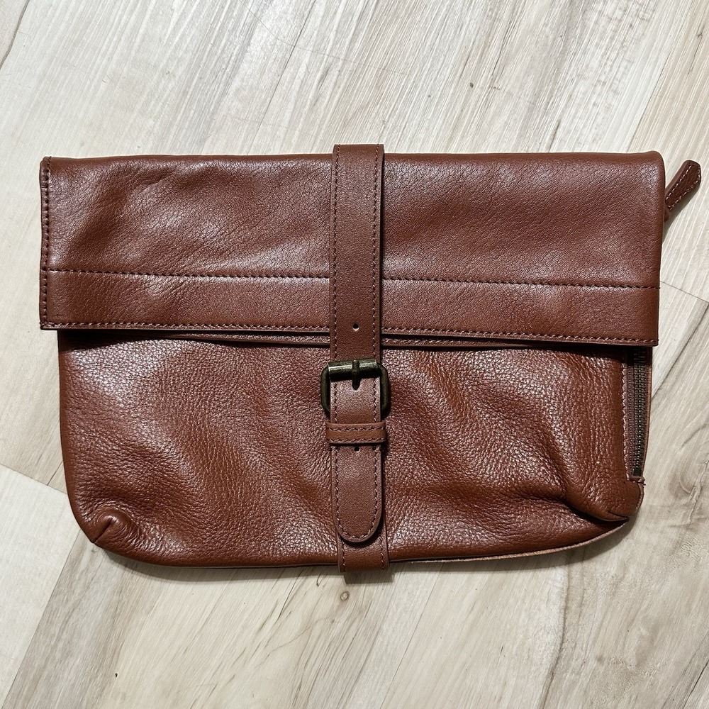 LL Bean Boat & Tote Bag - Signature Clutch Purse in‎ Brown Pebbled Leather